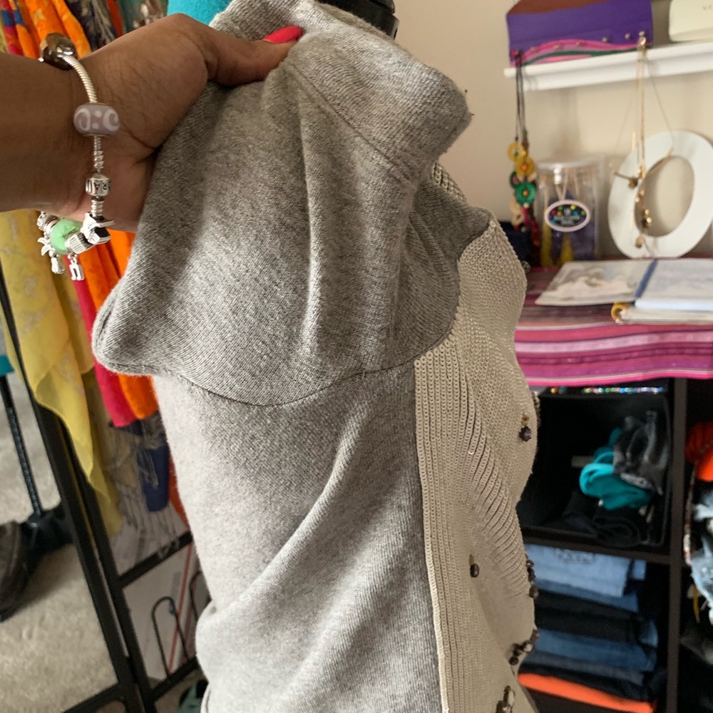 Bejeweled short sleeve sweatshirt - Picture 7 of 7